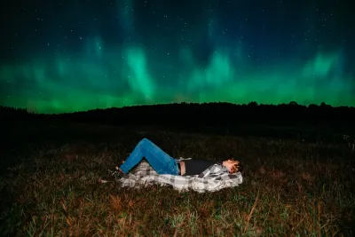 Planning Trips Around Natural Phenomena (Aurora, Meteor Showers, Stargazing)